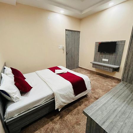 Hotel Utsav Palace Kanpur Luaran gambar