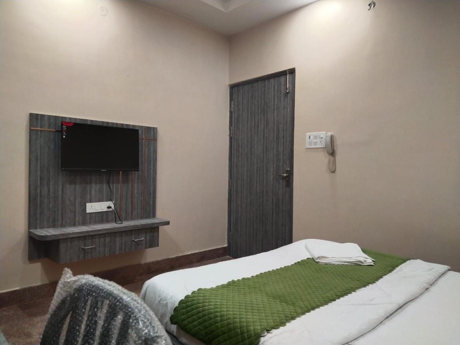 Hotel Utsav Palace Kanpur Luaran gambar